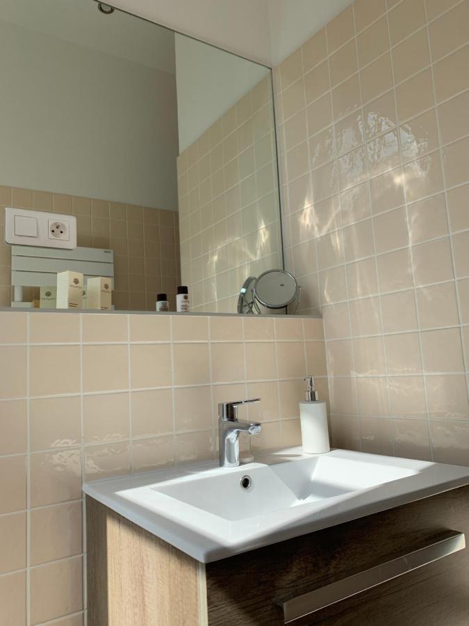Le Donjon D'Anthon Bed & Breakfast ภายนอก รูปภาพ